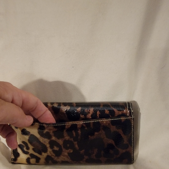 New animal print wallet. - Picture 2 of 3